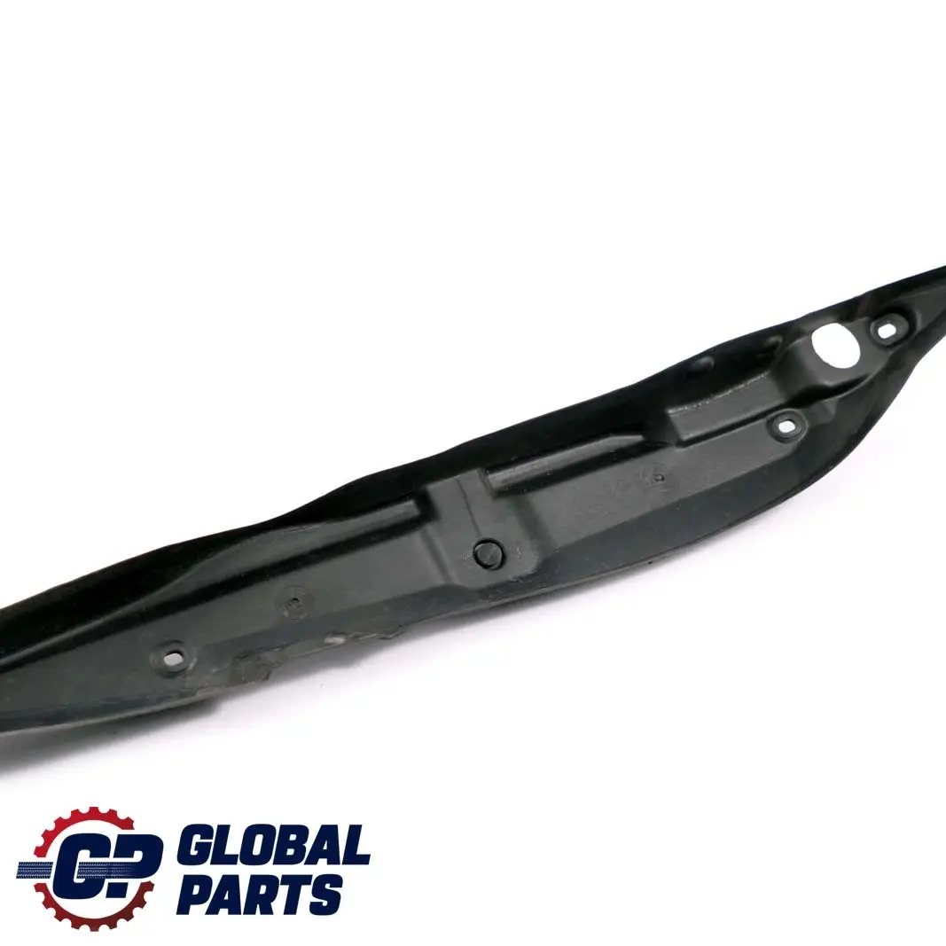 Mercedes W203 Guardabarros Delantero Derecho de Plastico - SKU A2038890225 - Número de pieza A2038890225