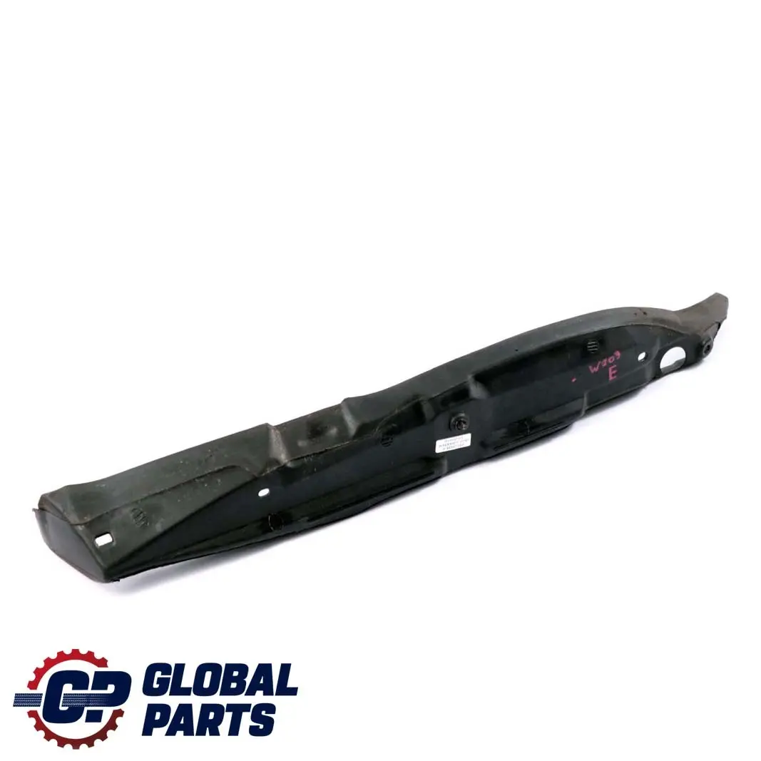 Protezione parafango in plastica anteriore destra per Mercedes C W203 con numero di parte A2038890225 Mercedes C W203 Protezione parafango in plastica anteriore destra - SKU A2038890225 - Numero di parte A2038890225