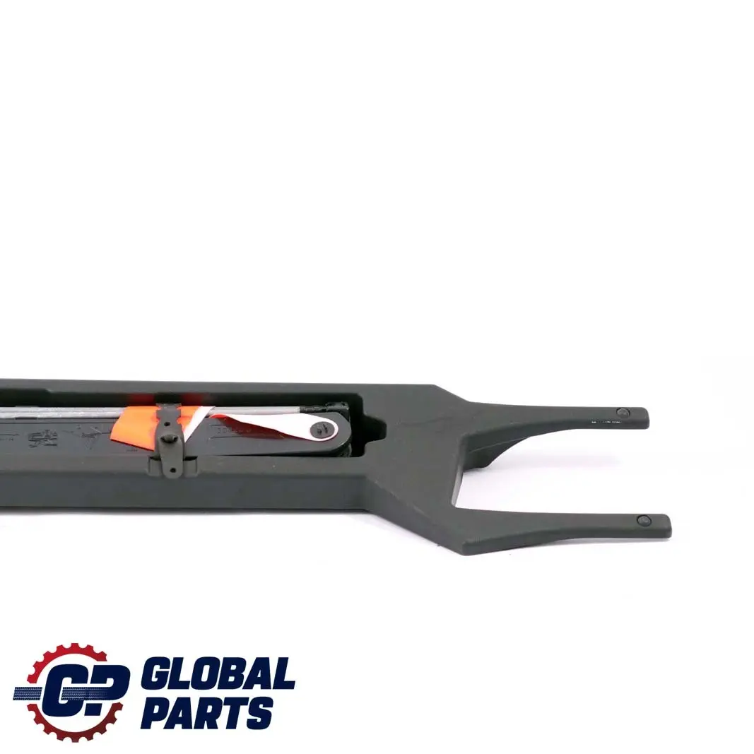 Mercedes CLC CL203 Triangulo De emergencia De advertencia De peligro - SKU A2038900514 - Número de pieza A2038900514