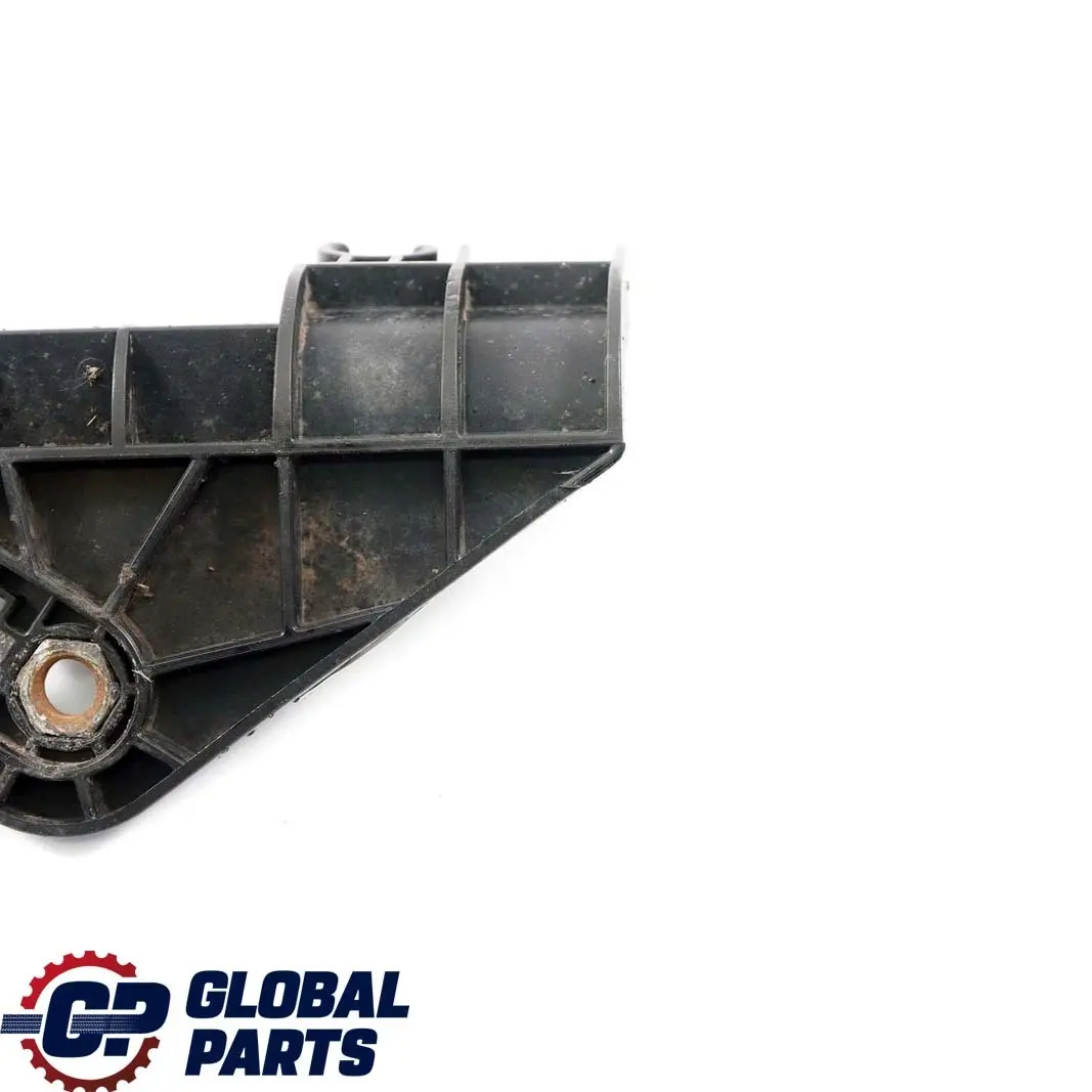 Mercedes-Benz W204 Moyeu de Roue Droite Capteur ABS Support  - SKU A2045461243 - Numéro de pièce A2043502706