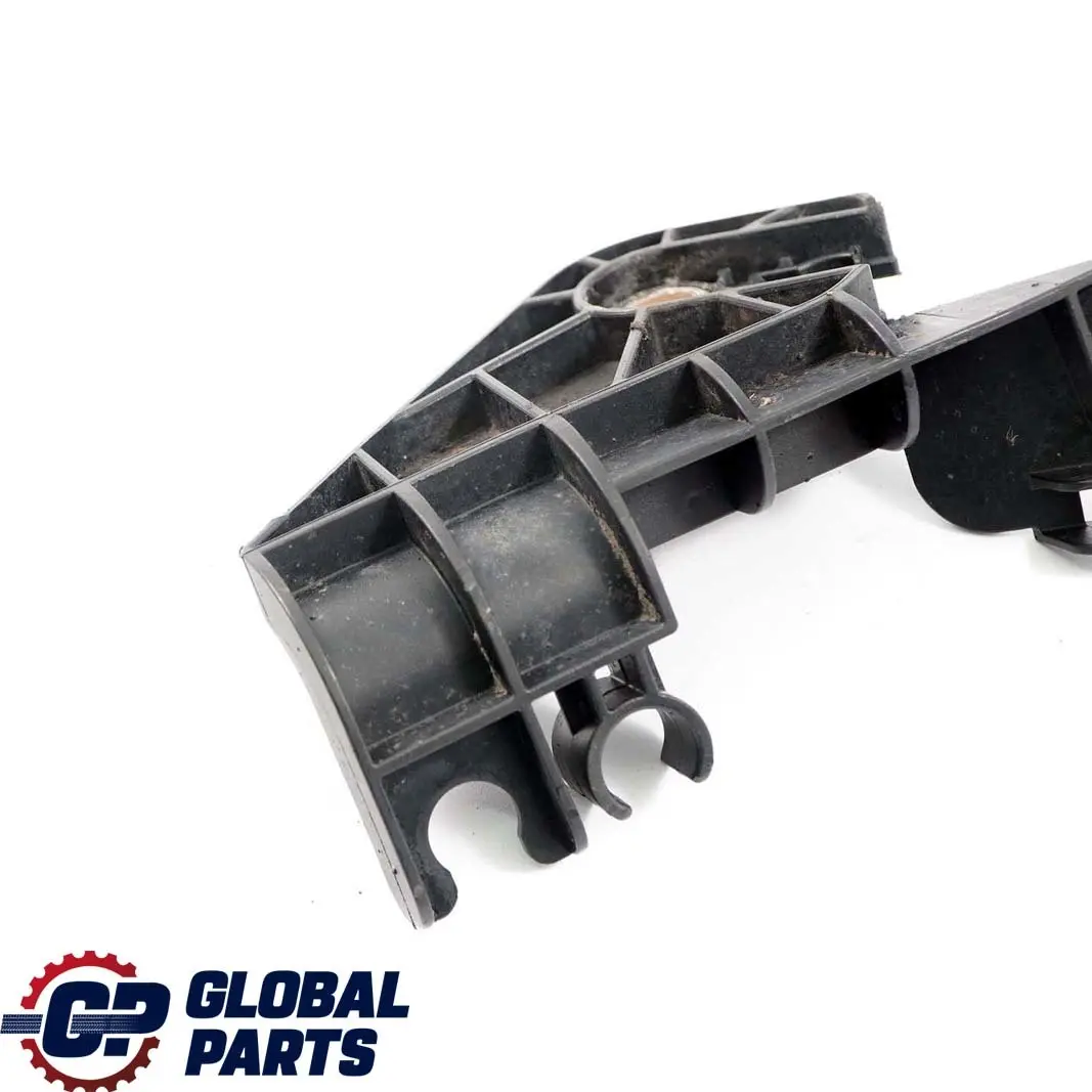 Mercedes-Benz W204 Moyeu de Roue Droite Capteur ABS Support  - SKU A2045461243 - Numéro de pièce A2043502706