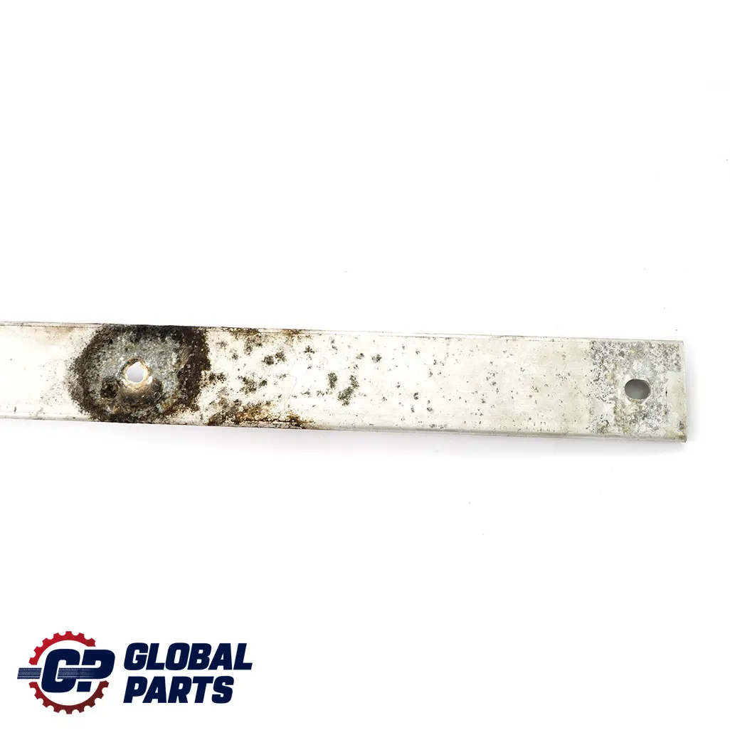 Mercedes-Benz C E Classe W204 W207 echappement Tunnel Rayures Support pour à propos du numéro de pièce A2046190325 Mercedes-Benz C E Classe W204 W207 echappement Tunnel Rayures Support - SKU A2046190325 - Numéro de pièce A2046190325