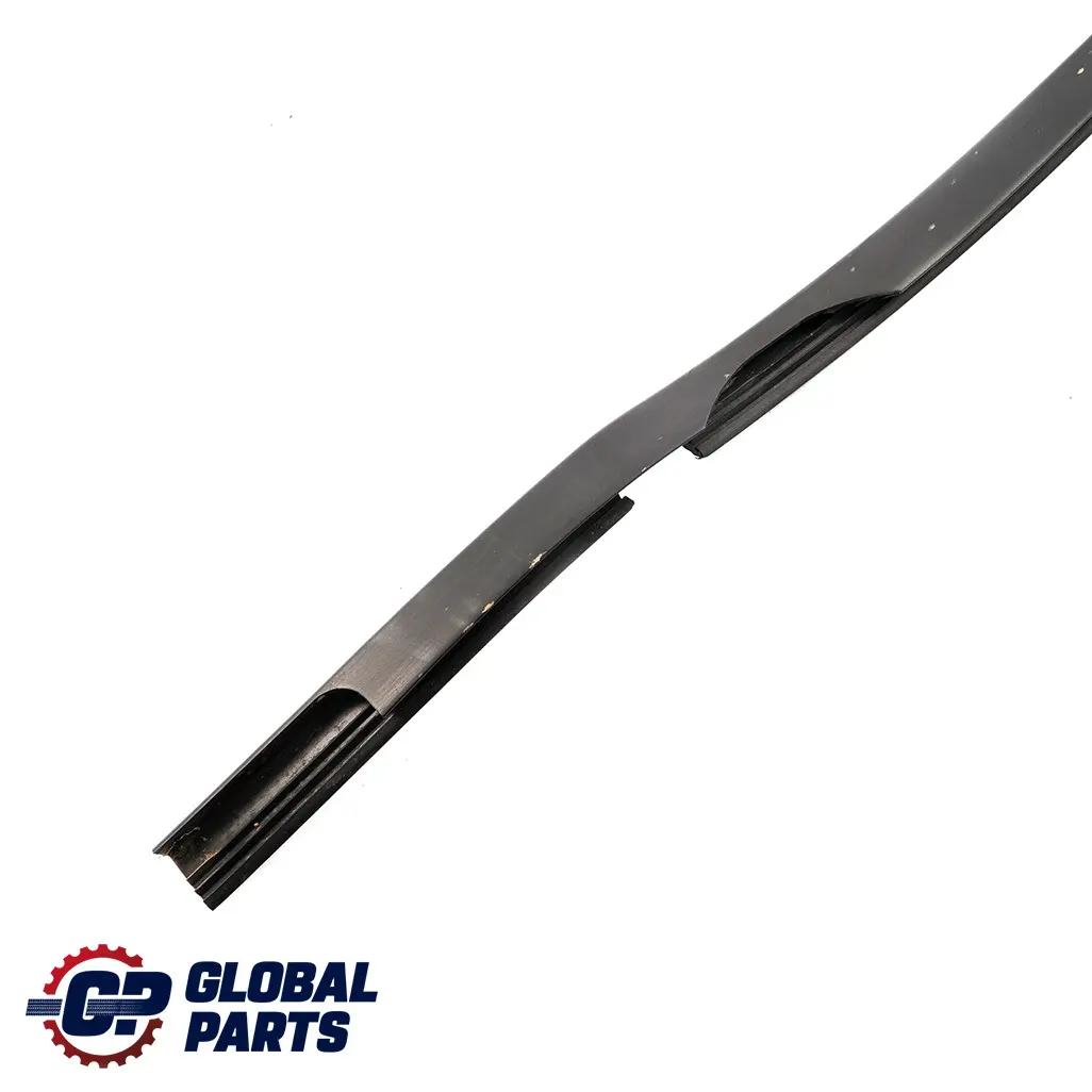  Mercedes-Benz W204 Guarnizione SX Portapacchi Passaruota Anteriore Hilfsrahme - SKU A2046261952 - Numero di parte A2046261952