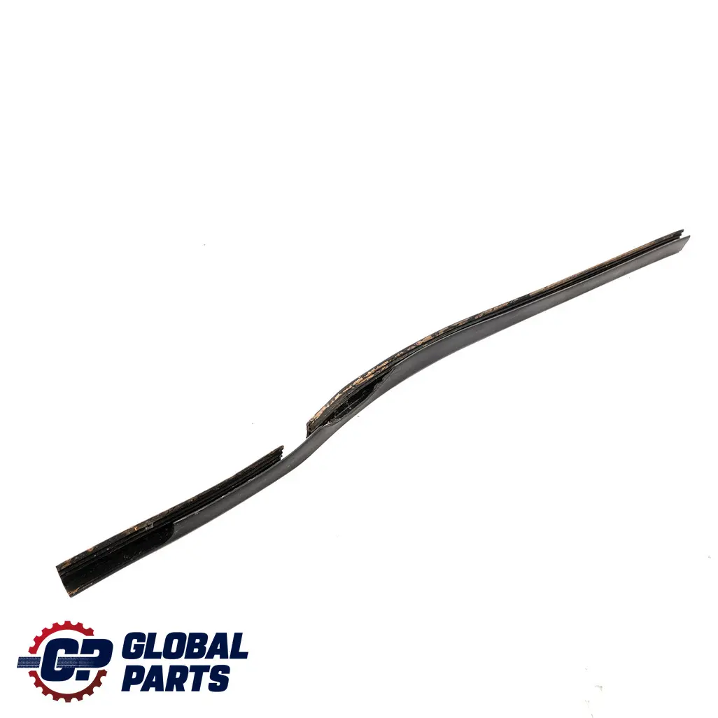 Mercedes-Benz C W204 Seal Right O/S Upper Carrier Wheelhouse Front Subframe to with Part number A2046262052 Mercedes-Benz C W204 Seal Right O/S Upper Carrier Wheelhouse Front Subframe - SKU A2046262052 - Part number A2046262052