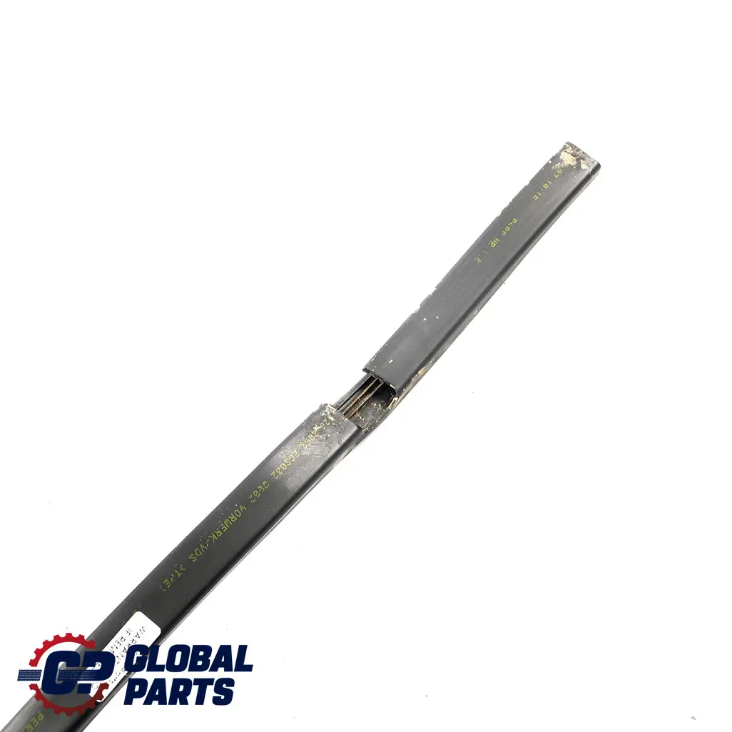 Mercedes-Benz W204 Guarnizione Dx Portapacchi Passaruota Anteriore Hilfsrahme per con numero di parte A2046262052 Mercedes-Benz W204 Guarnizione Dx Portapacchi Passaruota Anteriore Hilfsrahme - SKU A2046262052 - Numero di parte A2046262052