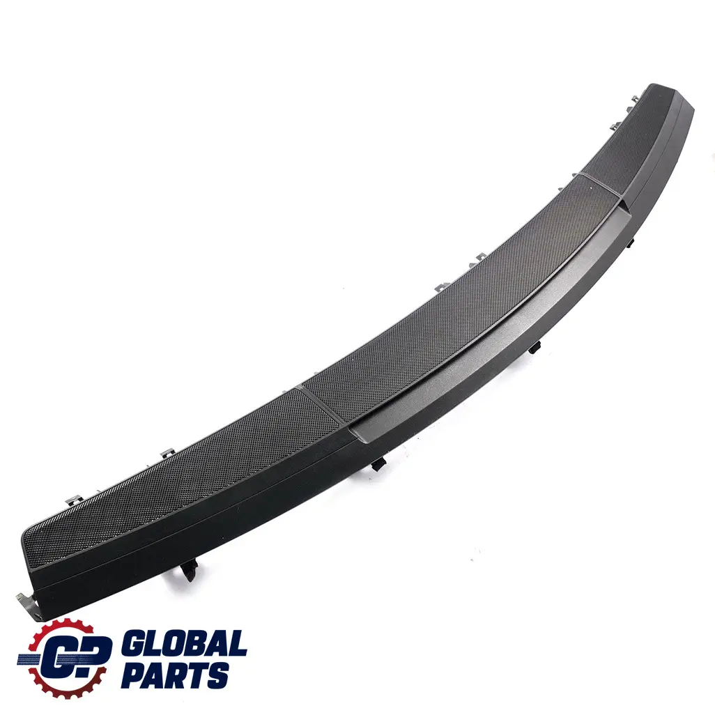 Cubre Cristal Trasero Panel Rejilla Embellecedor Negro para Mercedes W204 Berlina con número de pieza A2046830130 Mercedes W204 Berlina Cubre Cristal Trasero Panel Rejilla Embellecedor Negro - SKU A2046830130 - Número de pieza A2046830130
