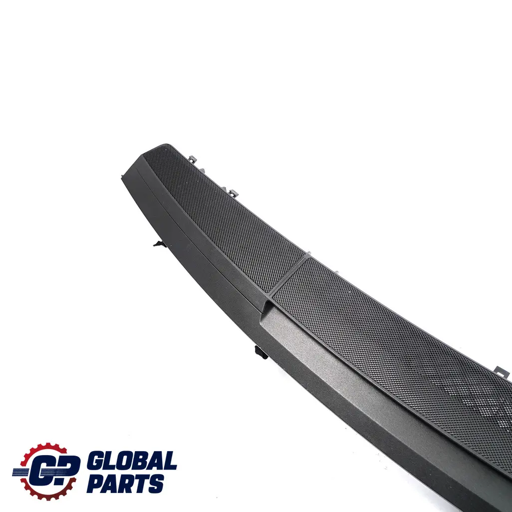 Cubre Cristal Trasero Panel Rejilla Embellecedor Negro para Mercedes W204 Berlina con número de pieza A2046830130 Mercedes W204 Berlina Cubre Cristal Trasero Panel Rejilla Embellecedor Negro - SKU A2046830130 - Número de pieza A2046830130