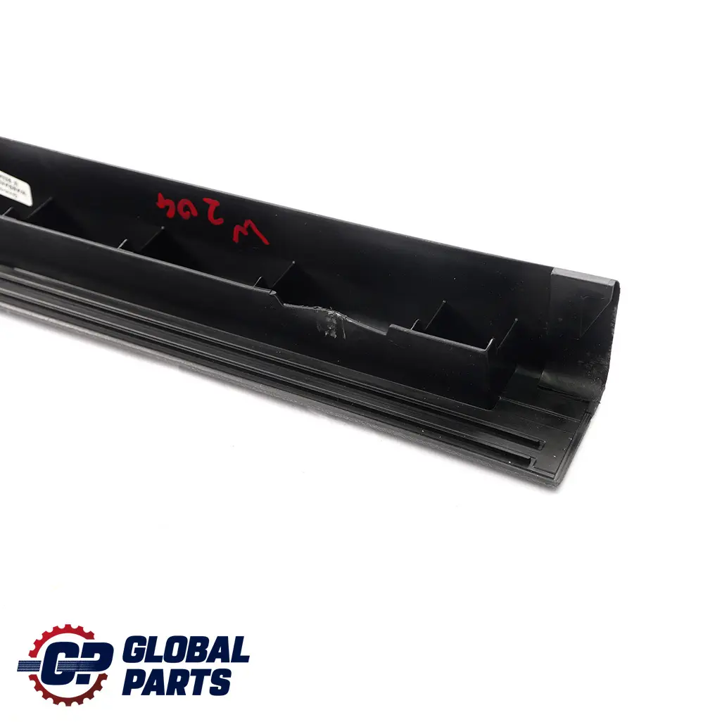 Rail Delantero Derecho Interior Tapa Embellecedor Puerta para Mercedes W204 con número de pieza A2046860036 Mercedes W204 Rail Delantero Derecho Interior Tapa Embellecedor Puerta - SKU A2046860036 - Número de pieza A2046860036