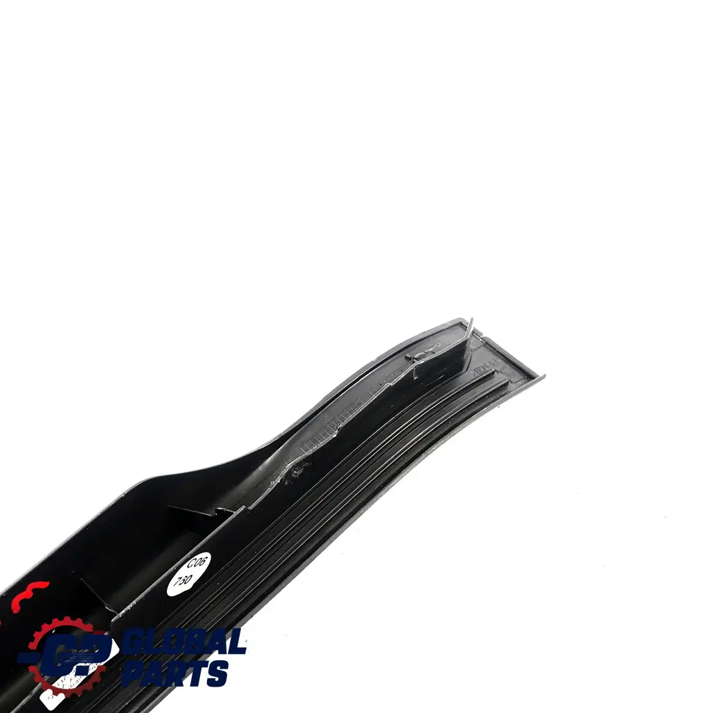Rivestimento Soglia Porta Interna Posteriore Destro per Mercedes W204 con numero di parte A2046860236 Mercedes W204 Rivestimento Soglia Porta Interna Posteriore Destro - SKU A2046860236 - Numero di parte A2046860236