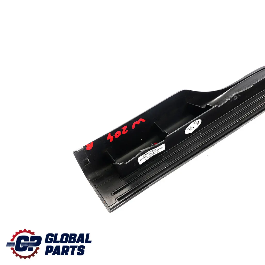 Interior Puerta Rail Sill Tapa Trasera Derecha para Mercedes W204 con número de pieza A2046860236 Mercedes W204 Interior Puerta Rail Sill Tapa Trasera Derecha - SKU A2046860236 - Número de pieza A2046860236
