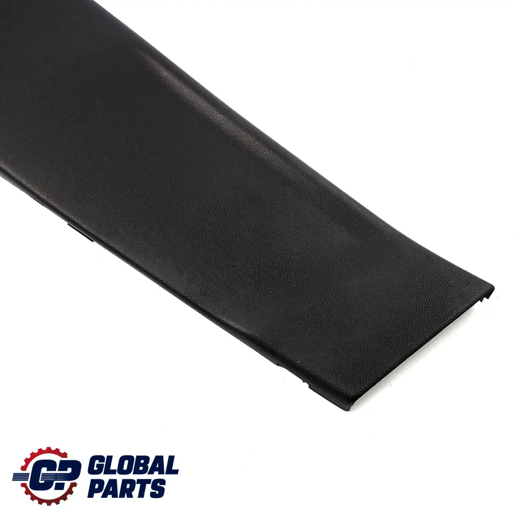 Coperchio Del Rivestimento Montante Basso A Sinistra per Mercedes W204 con numero di parte A2046900525 Mercedes W204 Coperchio Del Rivestimento Montante Basso A Sinistra - SKU A2046900525 - Numero di parte A2046900525