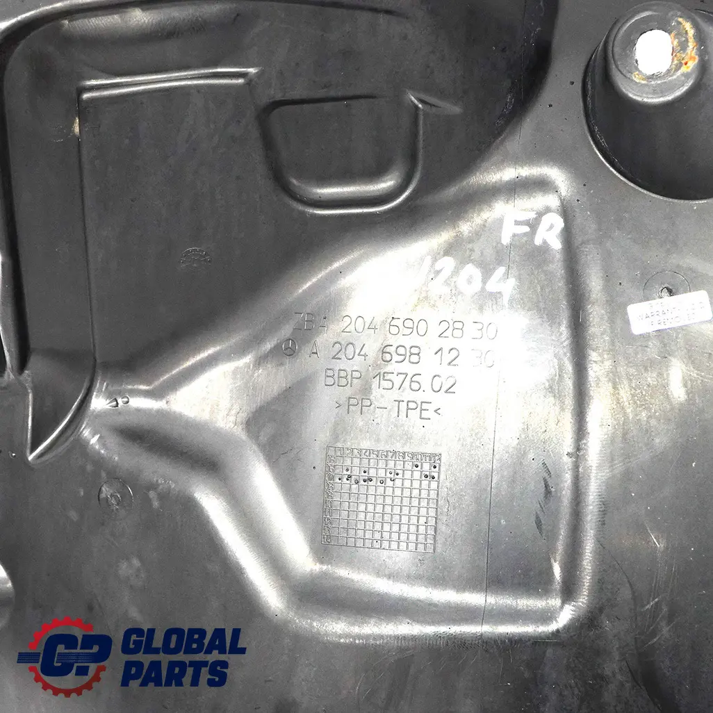 Mercedes W204 Garniture De Passage Roue Avant Droite Panneau Arrière - SKU A2046902830 - Numéro de pièce A2046902830