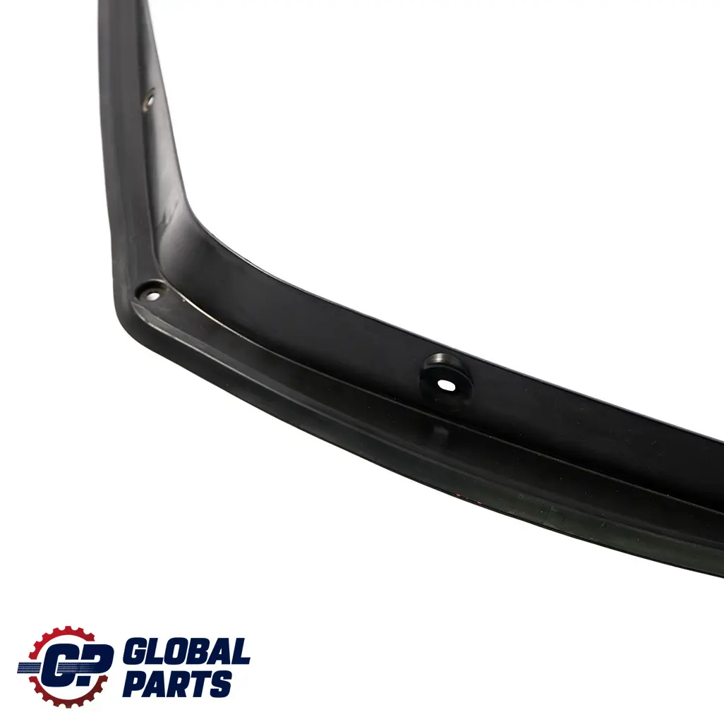  Mercedes-Benz Classe C W204 Rear Left Trim Strip Panel Trunk Cover - SKU A2046931533 - Numéro de pièce A2046931533