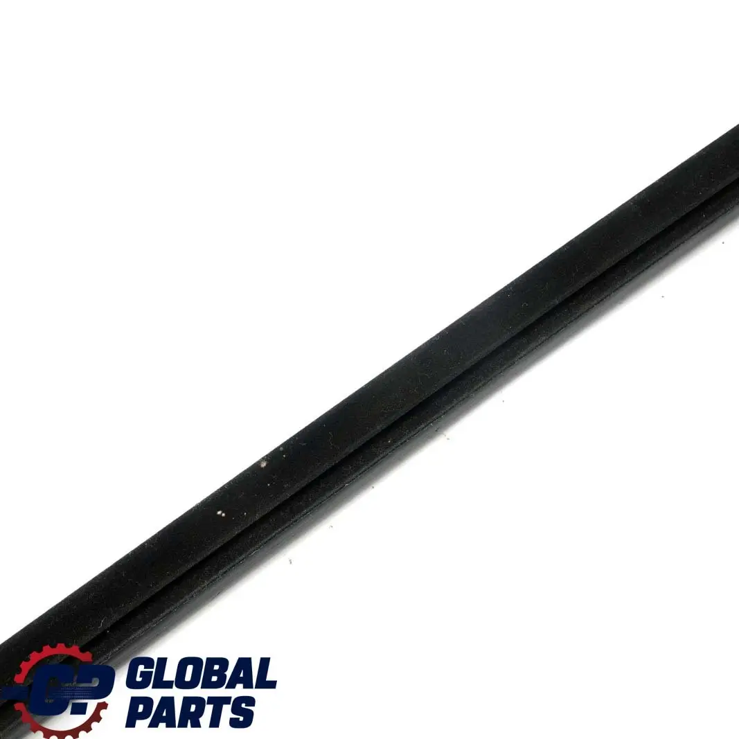 Mercedes W204 Delantero Izquierdo Puerta Ventana Interior Sello Rail - SKU A2047250165 - Número de pieza A2047250165