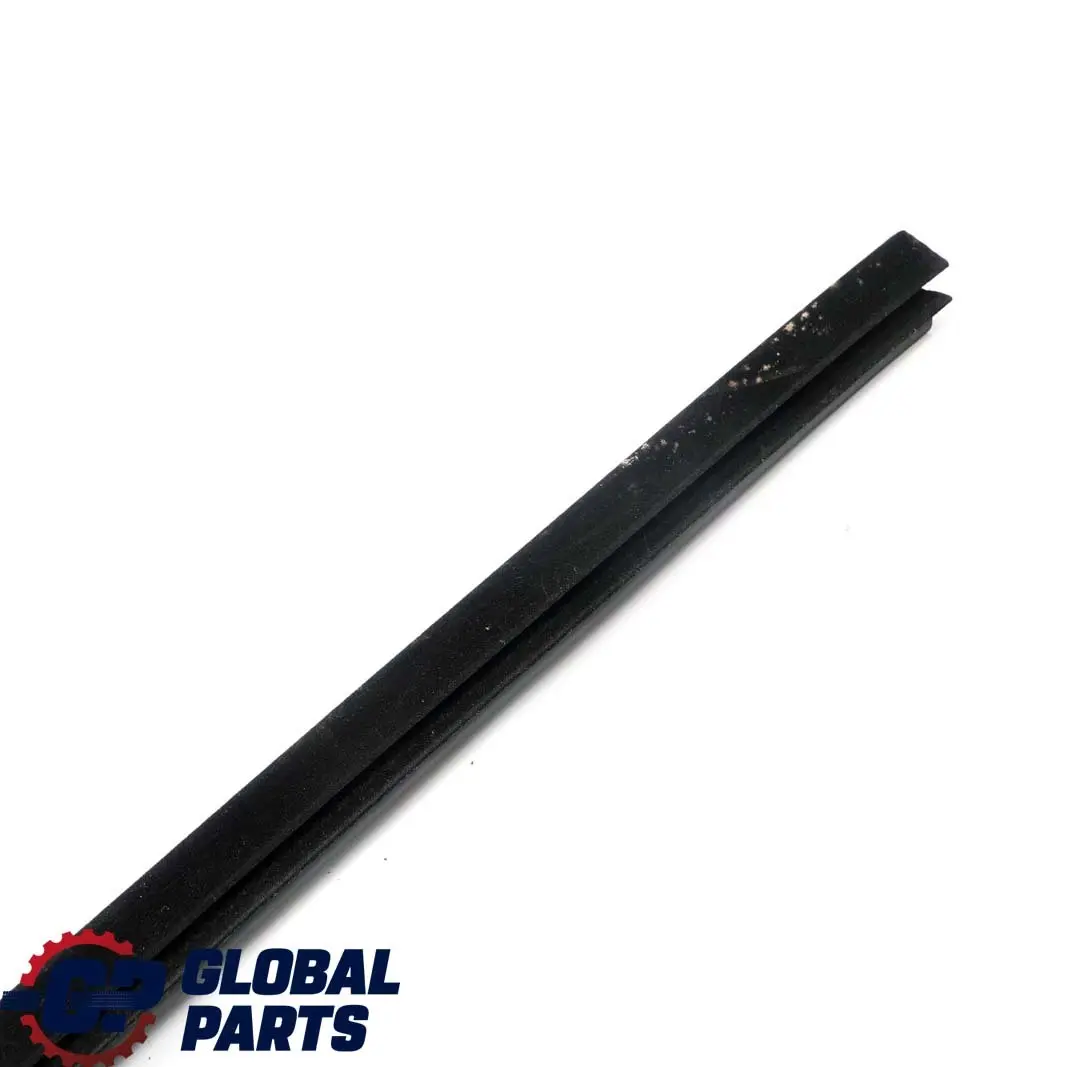Mercedes W204 Delantero Izquierdo Puerta Ventana Interior Sello Rail - SKU A2047250165 - Número de pieza A2047250165