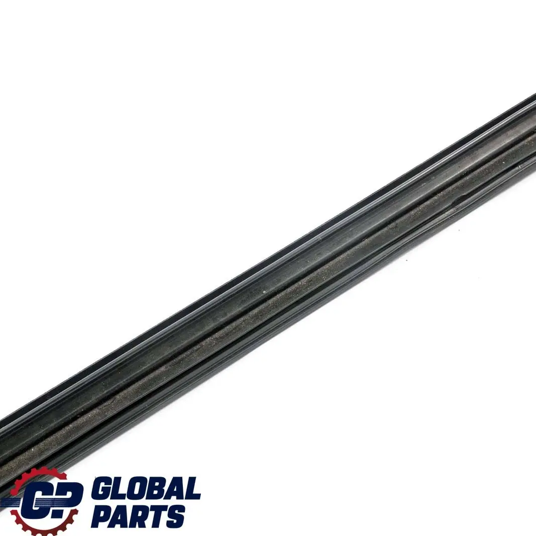 Mercedes W204 Delantero Izquierdo Puerta Ventana Interior Sello Rail - SKU A2047250165 - Número de pieza A2047250165