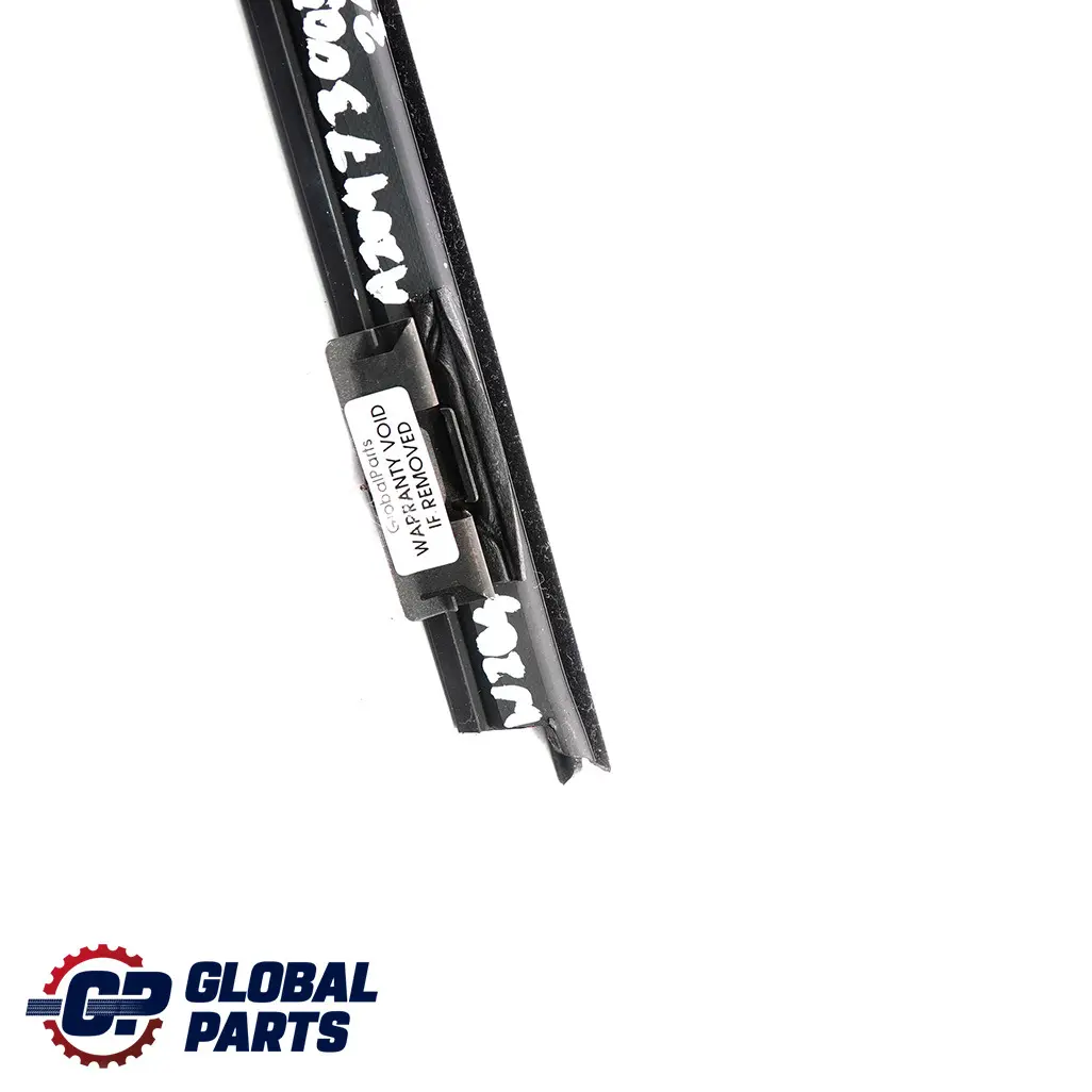  Mercedes-Benz C W204 Rear Left Window Rail Sealing Strip Trim - SKU A2047300524 - Número de pieza A2047300524