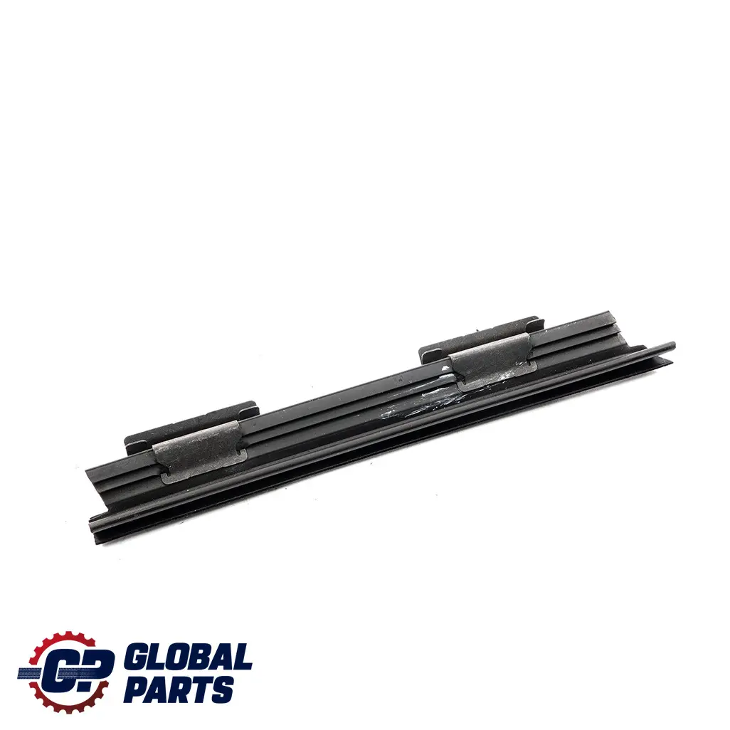 Mercedes W204 Posteriore Sinistra N/S Finestrino Striscia Sigillante - SKU A2047300524 - Numero di parte A2047300524