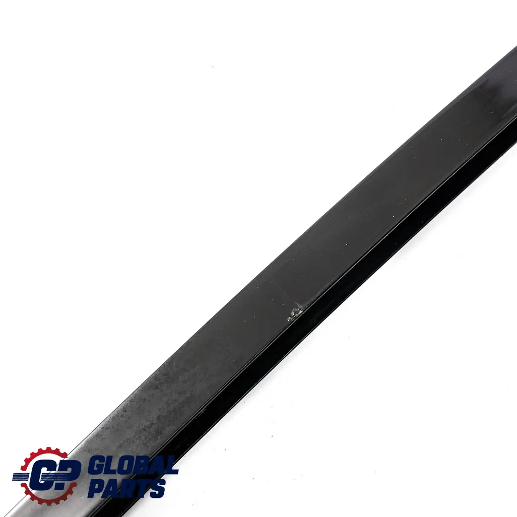 Mercedes W204 Puerta Trasera Derecha Ventana Barra de Vidrio Guía de Apoyo - SKU A2047301019 - Número de pieza A2047301019