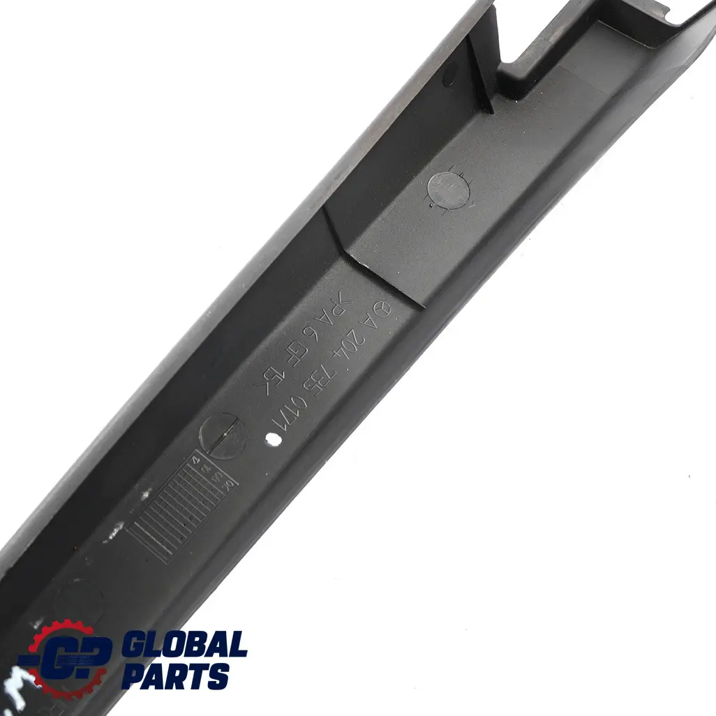 Copertura cornice finestrino porta posteriore sinistra N/S per Mercedes W204 Berlina con numero di parte A2047350171 Mercedes W204 Berlina Copertura cornice finestrino porta posteriore sinistra N/S - SKU A2047350171 - Numero di parte A2047350171