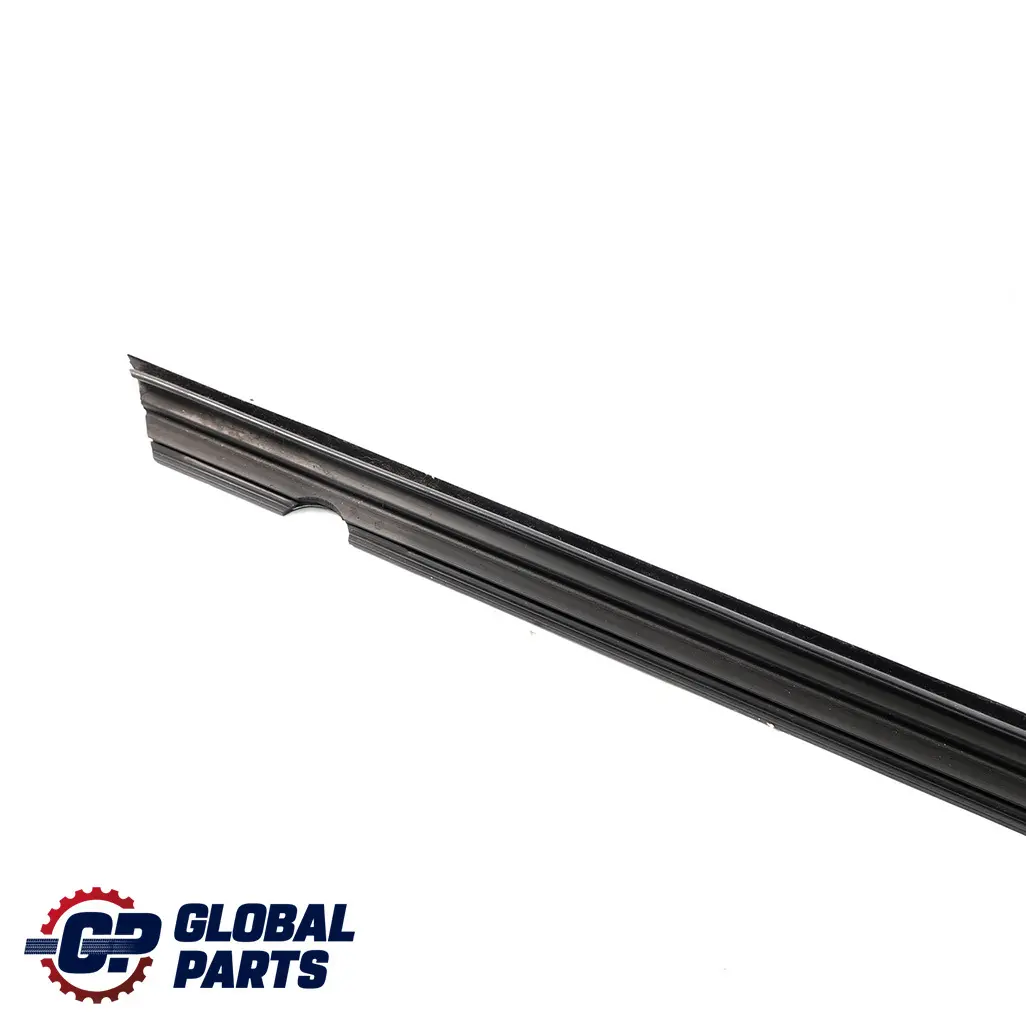 Mercedes-Benz C W204 Rear Right Window Rail Sealing Strip Trim para con número de pieza A2047350465 Mercedes-Benz C W204 Rear Right Window Rail Sealing Strip Trim - SKU A2047350465 - Número de pieza A2047350465