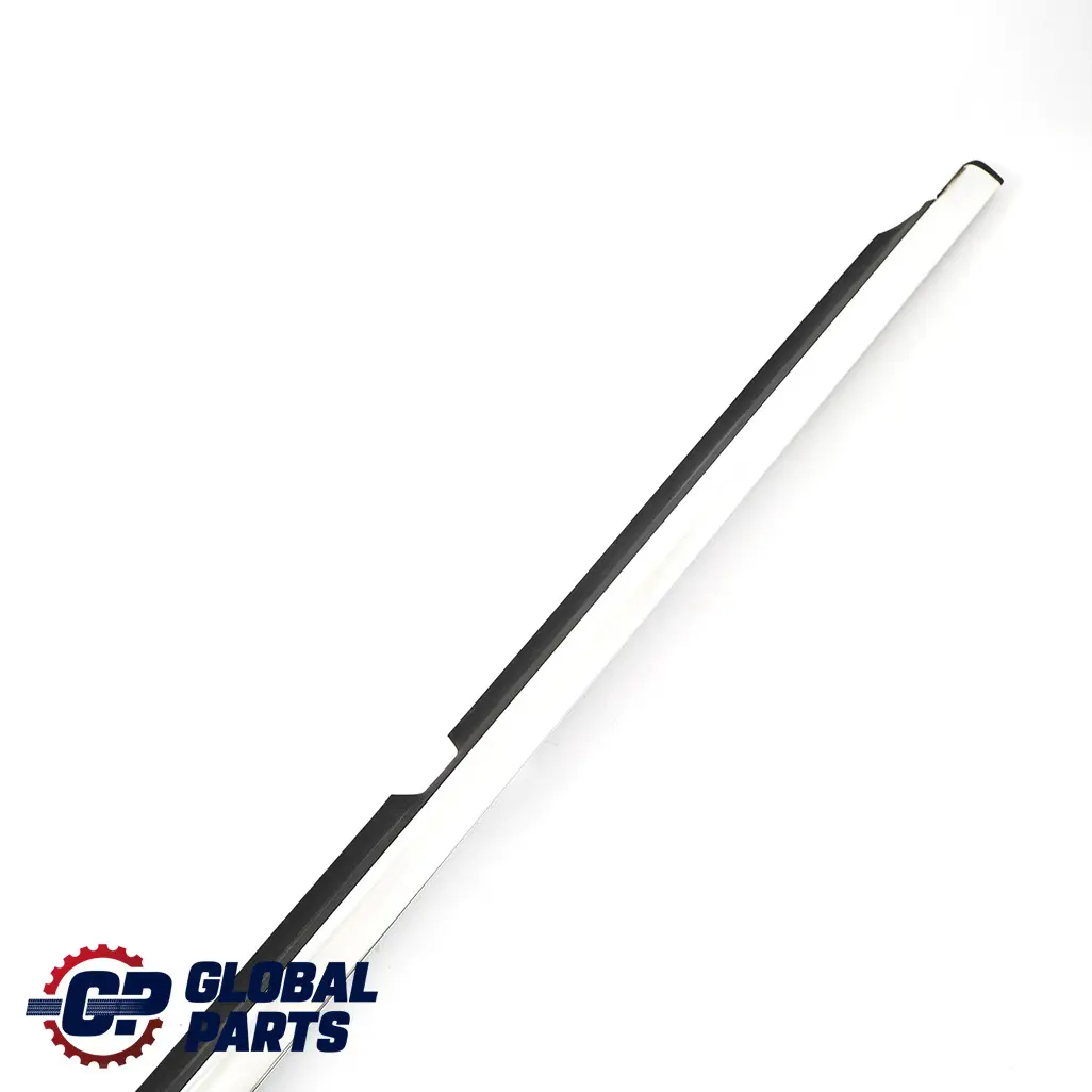 Embellecedor ventana de puerta trasera riel izquierdo para Mercedes W204 con número de pieza A2047351565 Mercedes W204 Embellecedor ventana de puerta trasera riel izquierdo - SKU A2047351565 - Número de pieza A2047351565