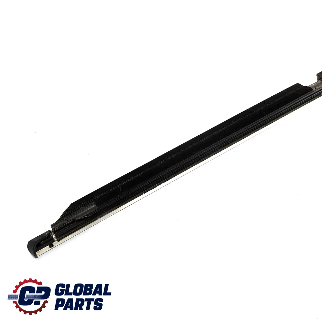  Mercedes-Benz C W204 Rear Door Window Strip Trim Left Rail - SKU A2047351565 - Numéro de pièce A2047351565