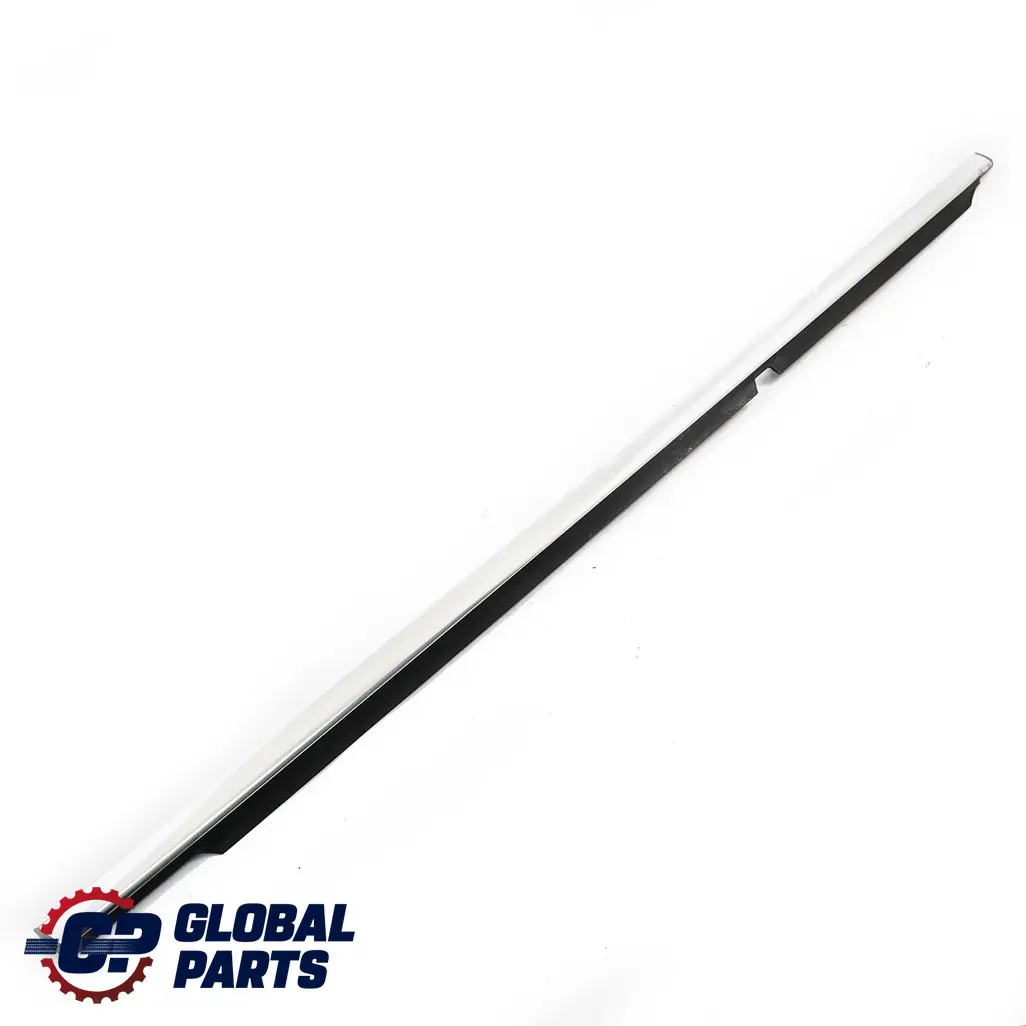 Striscia del lunotto posteriore Trim guida destra per Mercedes W204 con numero di parte A2047351665 Mercedes W204 Striscia del lunotto posteriore Trim guida destra - SKU A2047351665 - Numero di parte A2047351665