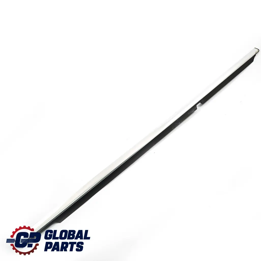 Striscia del lunotto posteriore Trim guida destra per Mercedes W204 con numero di parte A2047351665 Mercedes W204 Striscia del lunotto posteriore Trim guida destra - SKU A2047351665 - Numero di parte A2047351665