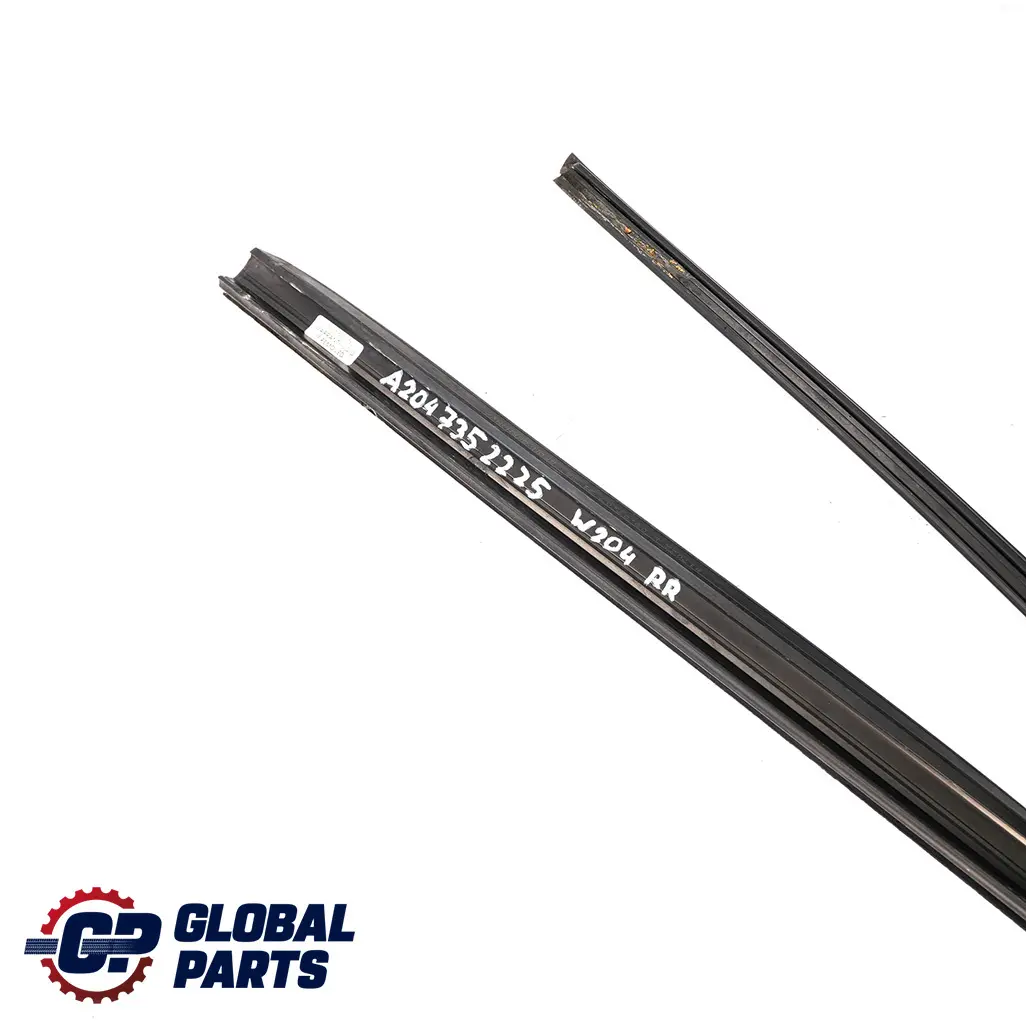 Mercedes W204 Cadre D'Étanchéité De Vitre Arrière Droite - SKU A2047352225 - Numéro de pièce A2047352225