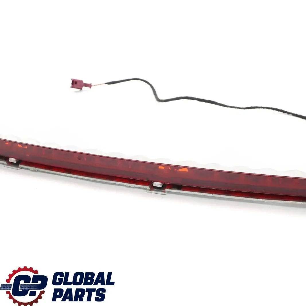 Mercedes-Benz W204 Troisieme feu de stop arriere supplementaire  - SKU A2048200056 - Numéro de pièce A2048200056