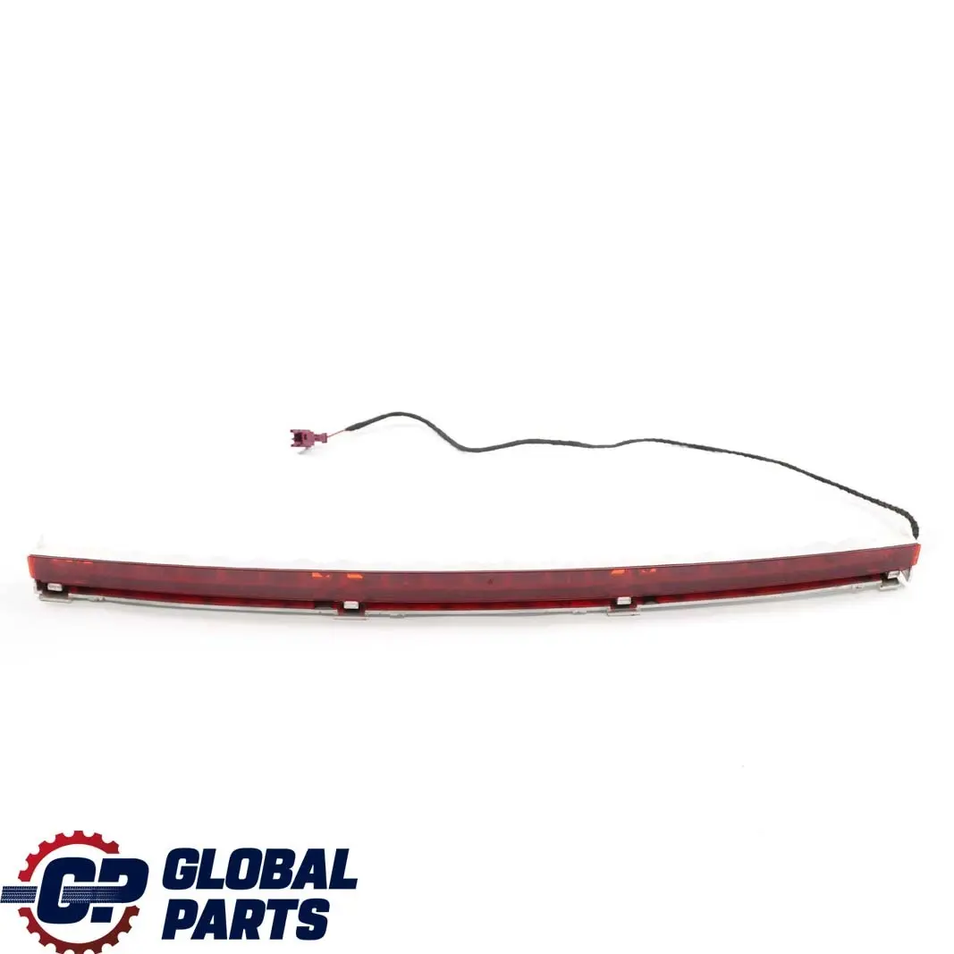 Mercedes-Benz W204 Terza Luce Stop Supplementare Posteriore per con numero di parte A2048200056 Mercedes-Benz W204 Terza Luce Stop Supplementare Posteriore - SKU A2048200056 - Numero di parte A2048200056