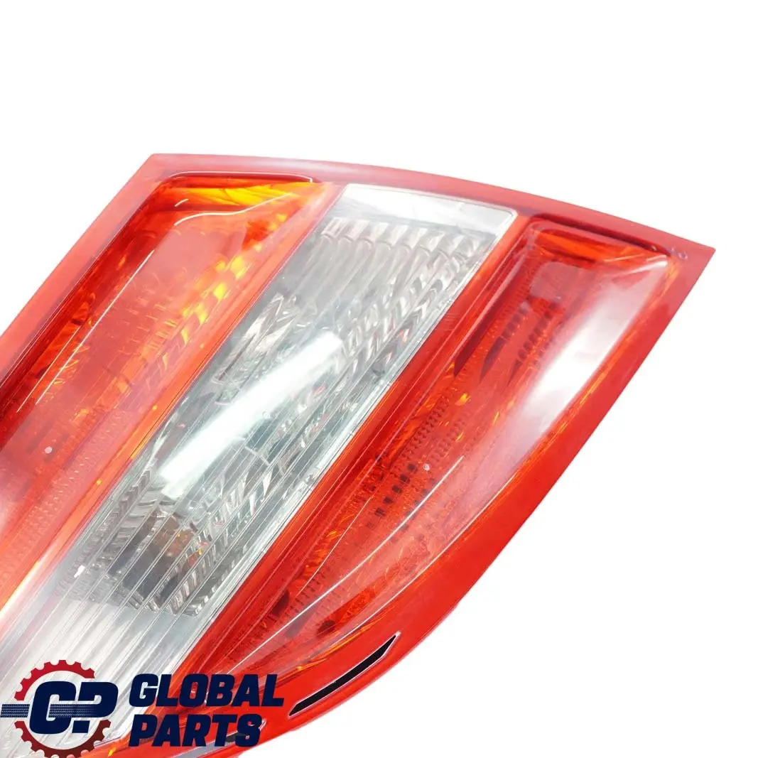 Mercedes W204 Hinten links Rücklicht Lampe Seite Panel - SKU A2048202964 - Teilenummer A2048202964