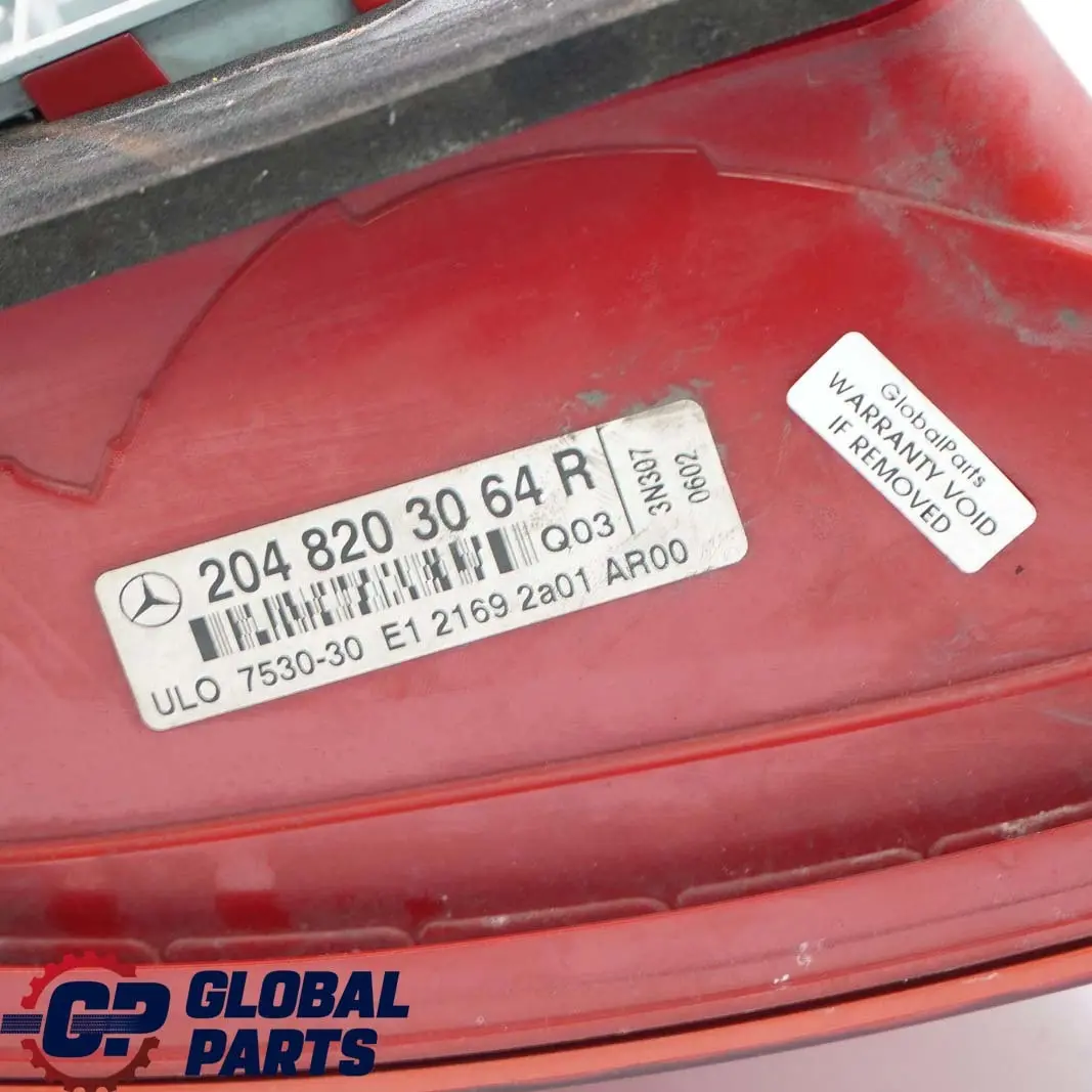 Tylna Prawa Lampa Światło Tył Panel Boczny do Mercedes W204 Saloon o numerze A2048203064 Mercedes W204 Saloon Tylna Prawa Lampa Światło Tył Panel Boczny - SKU A2048203064 - Numer Części A2048203064