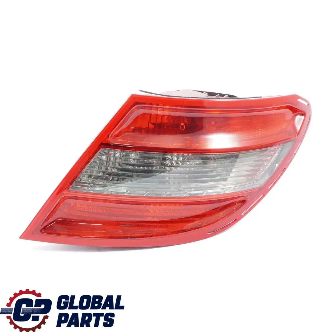 Tylna Prawa Lampa Światło Tył Panel Boczny do Mercedes W204 Saloon o numerze A2048203064 Mercedes W204 Saloon Tylna Prawa Lampa Światło Tył Panel Boczny - SKU A2048203064 - Numer Części A2048203064