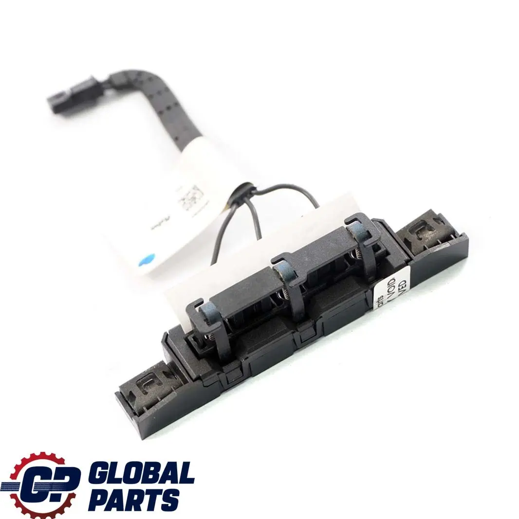  Mercedes-Benz C-Klasse W204 Rechts Steuergeräte Antennenverstärker A204827024 - SKU A2048270248 - Teilenummer A2048270248