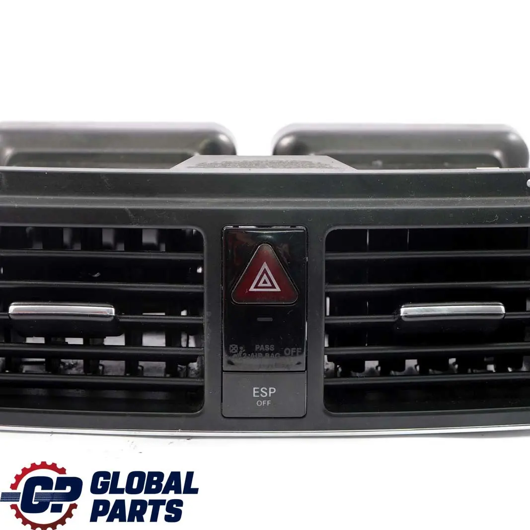 Clase C W204 Rejilla De ventilacion central del salpicadero para Mercedes con número de pieza A2048304054 Mercedes Clase C W204 Rejilla De ventilacion central del salpicadero - SKU A2048304054 - Número de pieza A2048304054