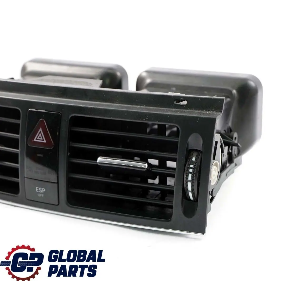 Clase C W204 Rejilla De ventilacion central del salpicadero para Mercedes con número de pieza A2048304054 Mercedes Clase C W204 Rejilla De ventilacion central del salpicadero - SKU A2048304054 - Número de pieza A2048304054