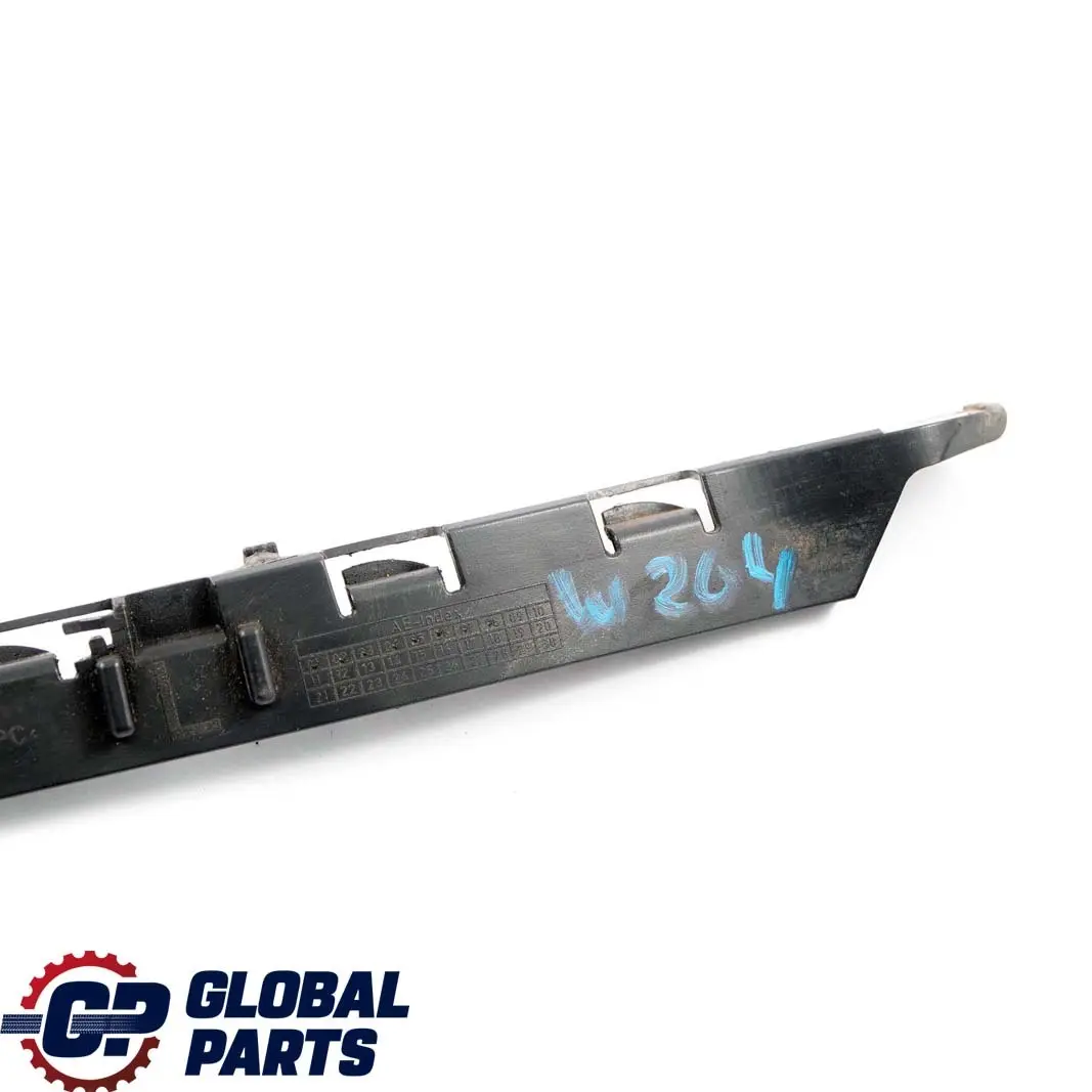 Mercedes W204 Paraurti posteriore sinistro Supporto Guida - SKU A2048800330 - Numero di parte A2048800330