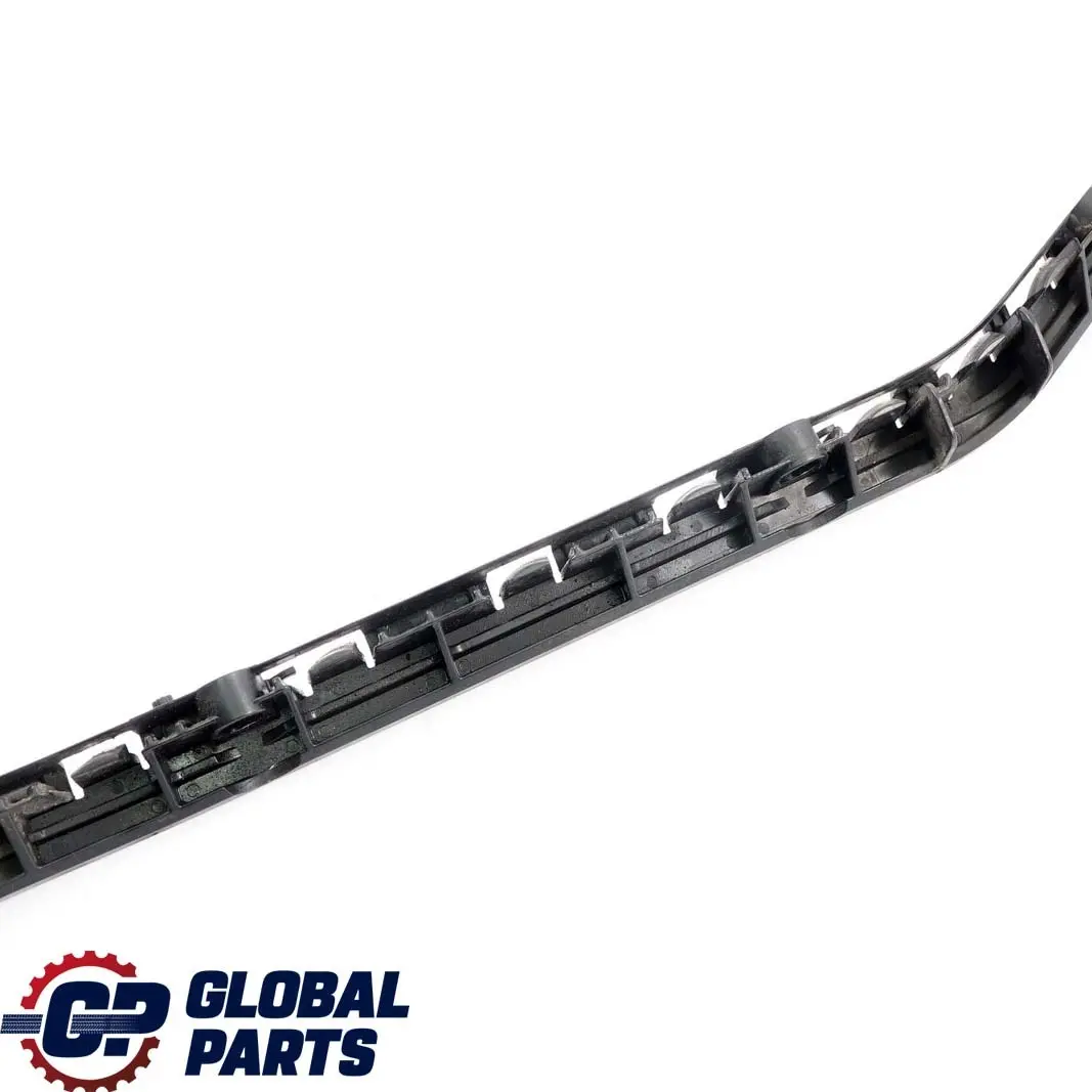 Mercedes W204 Paraurti posteriore sinistro Supporto Guida - SKU A2048800330 - Numero di parte A2048800330