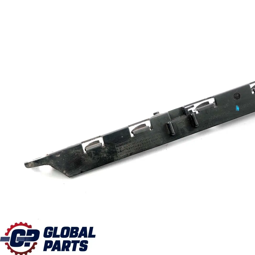 Mercedes W204 Paraurti posteriore destro Supporto staffa guida - SKU A2048800430 - Numero di parte A2048800430