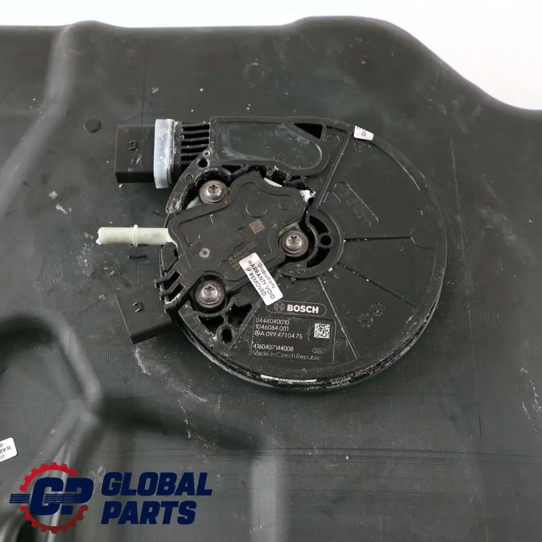 Mercedes-Benz E-Klasse W207 Cabrio A207 BlueTec AdBlue Kraftstofftank für mit Teilenummer A2074700200 Mercedes-Benz E-Klasse W207 Cabrio A207 BlueTec AdBlue Kraftstofftank - SKU A2074700200 - Teilenummer A2074700200