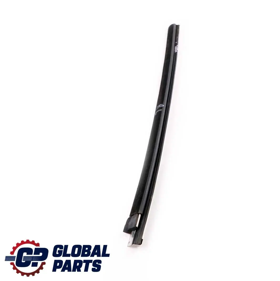 W207 Cabrio Striscia tenuta finestrino porta posteriore sinistra per Mercedes A207 con numero di parte A2076701300 Mercedes A207 W207 Cabrio Striscia tenuta finestrino porta posteriore sinistra - SKU A2076701300 - Numero di parte A2076701300