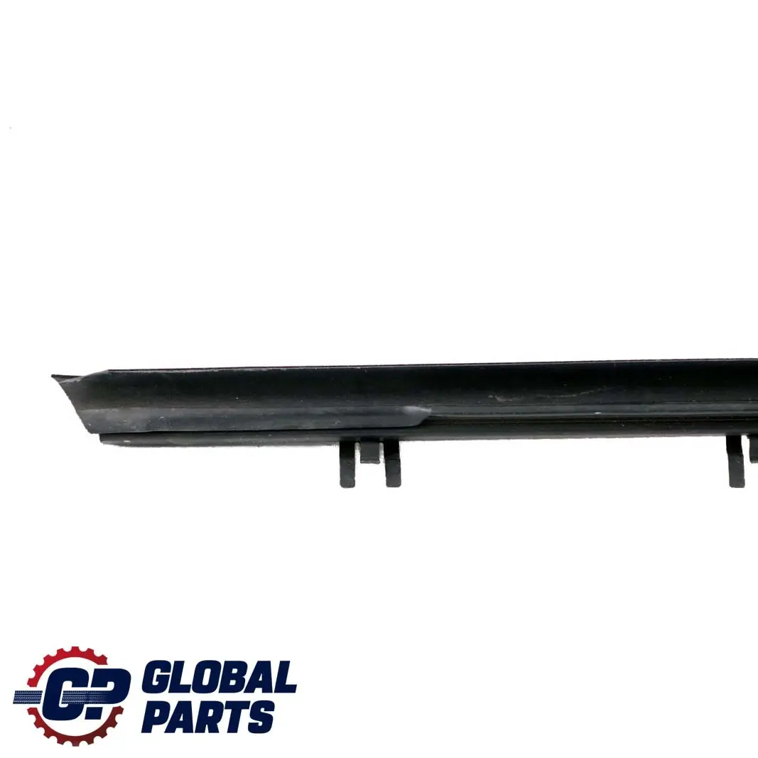 Mercedes-Benz Classe E A207 Joint Rail Vitre Porte Arrière Gauche pour à propos du numéro de pièce A2076730321 Mercedes-Benz Classe E A207 Joint Rail Vitre Porte Arrière Gauche - SKU A2076730321 - Numéro de pièce A2076730321