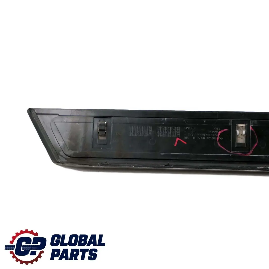W207 Cabrio Piastra d'ingresso della portiera sinistra Trim per Mercedes A207 con numero di parte A2076800074 Mercedes A207 W207 Cabrio Piastra d'ingresso della portiera sinistra Trim - SKU A2076800074 - Numero di parte A2076800074
