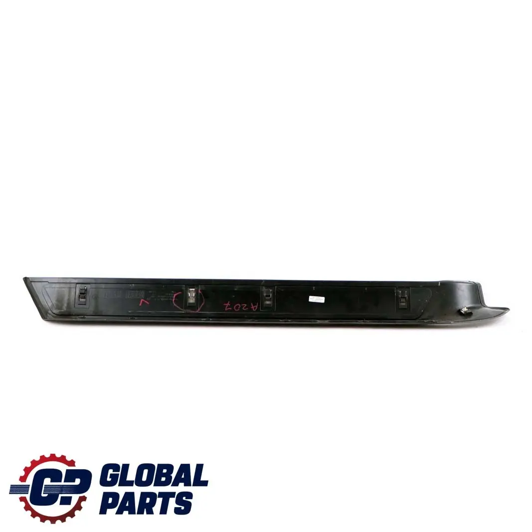W207 Cabrio Piastra d'ingresso della portiera sinistra Trim per Mercedes A207 con numero di parte A2076800074 Mercedes A207 W207 Cabrio Piastra d'ingresso della portiera sinistra Trim - SKU A2076800074 - Numero di parte A2076800074