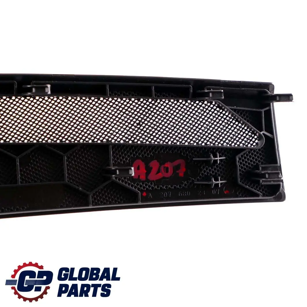 Salpicadero Altavoz Recubrimiento Cubierta Izquierda para Mercedes A207 con número de pieza A2076802307 Mercedes A207 Salpicadero Altavoz Recubrimiento Cubierta Izquierda - SKU A2076802307 - Número de pieza A2076802307