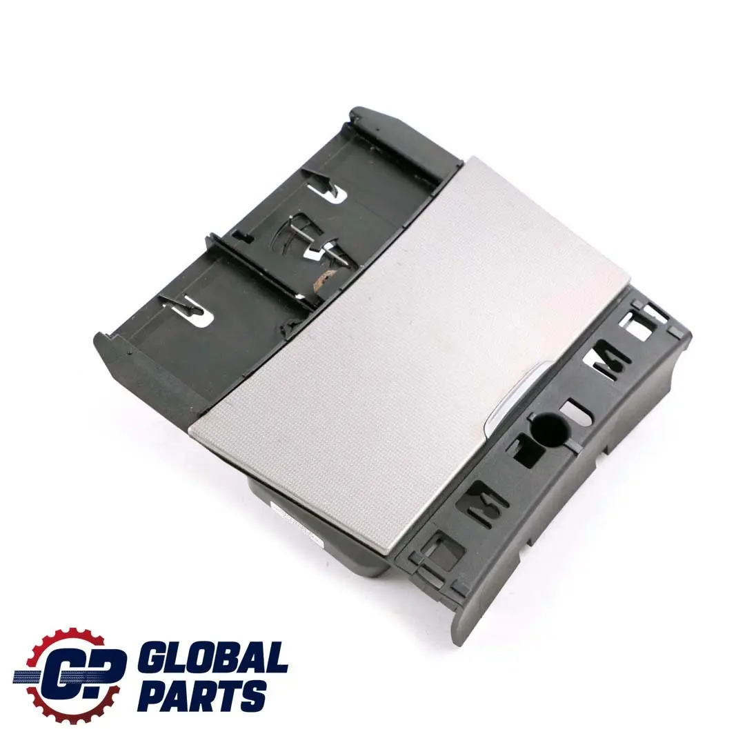 Mercedes-Benz Clase E W207 Panel Cenicero Consola Central para con número de pieza A2076804850 Mercedes-Benz Clase E W207 Panel Cenicero Consola Central - SKU A2076804850 - Número de pieza A2076804850