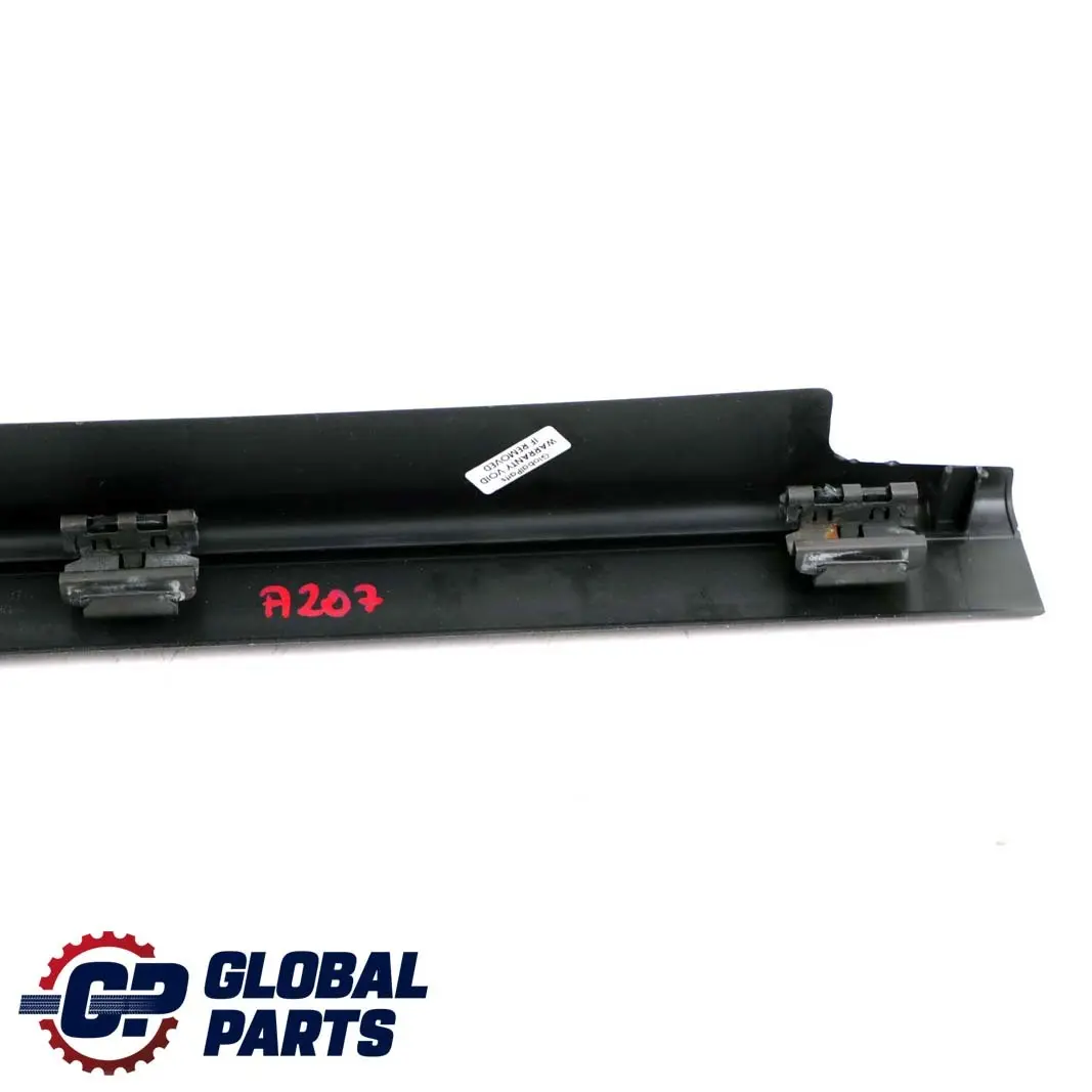 W207 Embellecedor umbral de puerta delantera derecha para Mercedes W204 Coupe E con número de pieza A2076860436 Mercedes W204 Coupe E W207 Embellecedor umbral de puerta delantera derecha - SKU A2076860436 - Número de pieza A2076860436