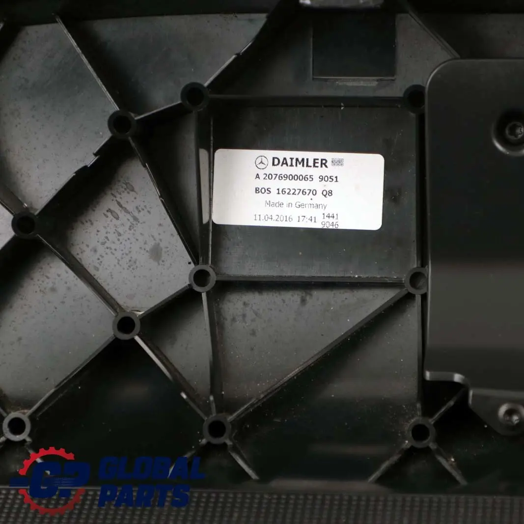 Mercedes W207 Cabrio A207 Couvercle de toit rétractable Tablette pour colis - SKU A2076900065 - Numéro de pièce A2076900065